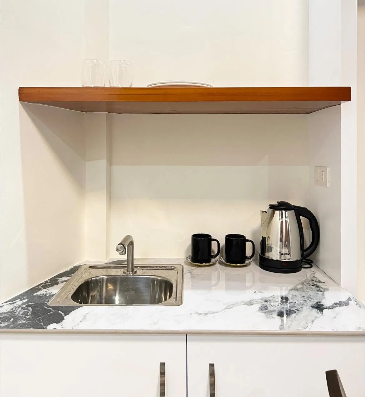 Studio kitchenette