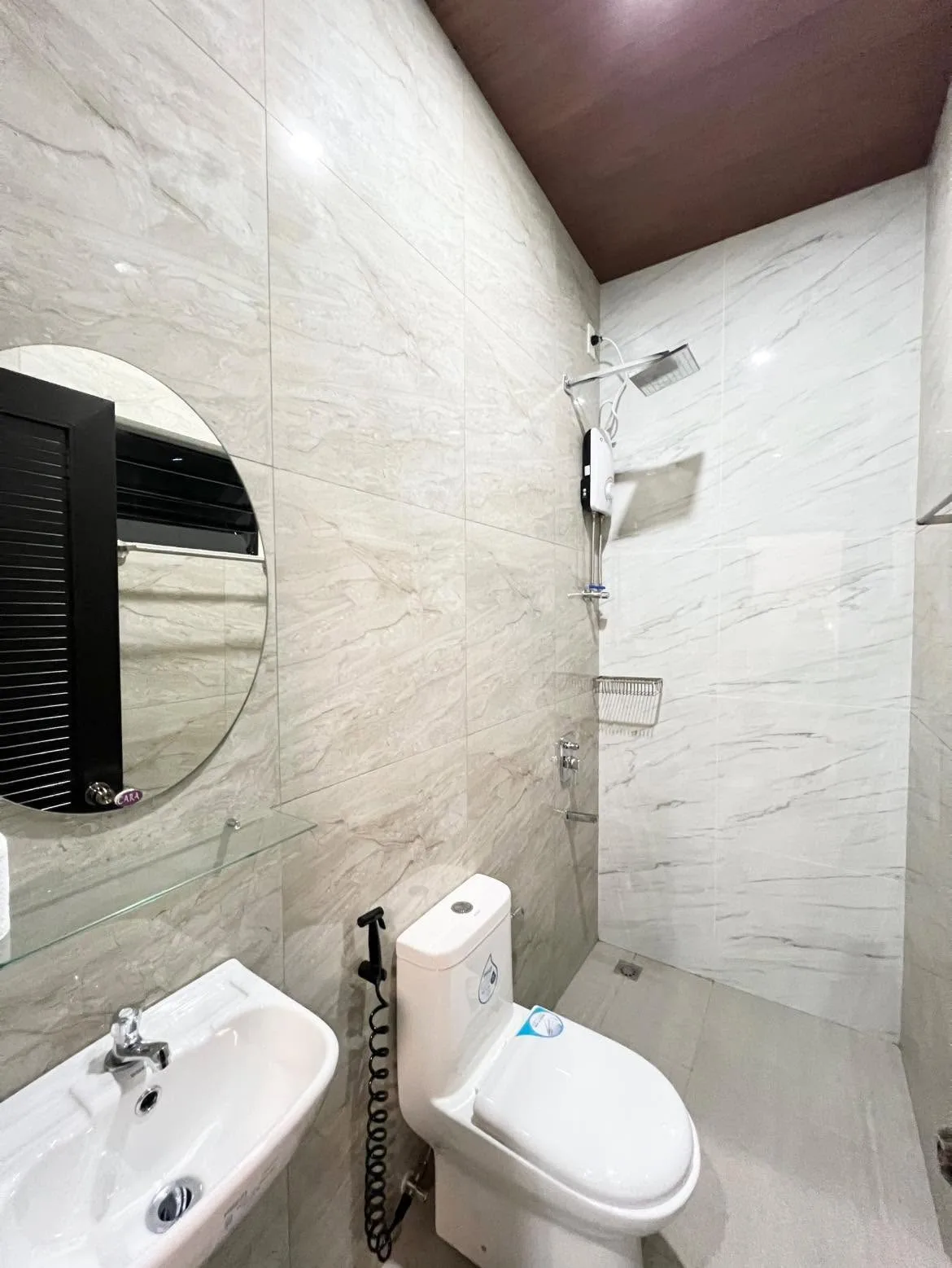 Studio bathroom